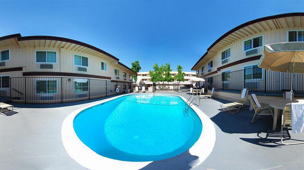 Rodeway Inn Auburn Zewnętrze zdjęcie